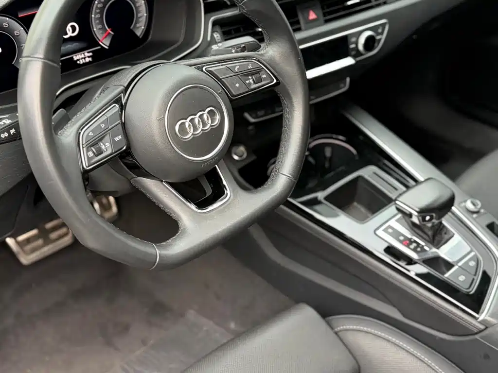 Audi A4L 2023 — фото 15