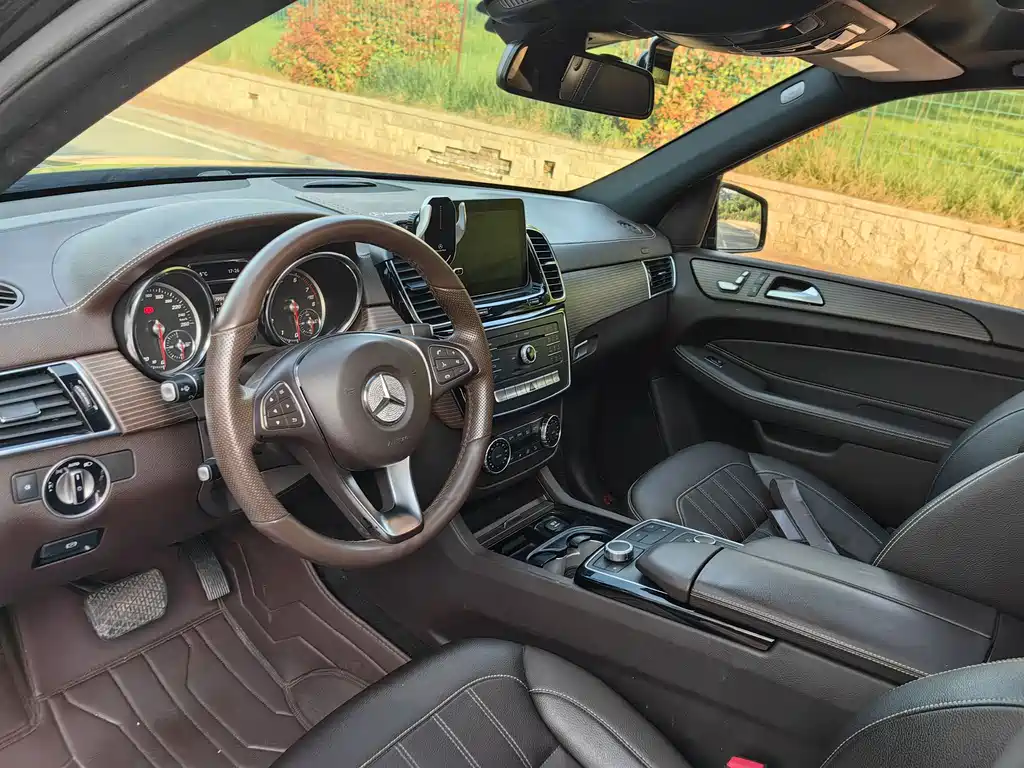 Mercedes-Benz GLE 2018 — фото 23