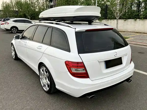 Mercedes-Benz C-Class 2011