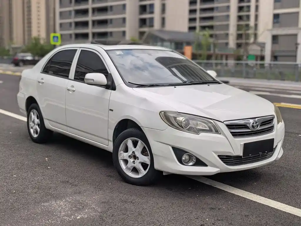 Toyota Corolla 2015 — фото 3
