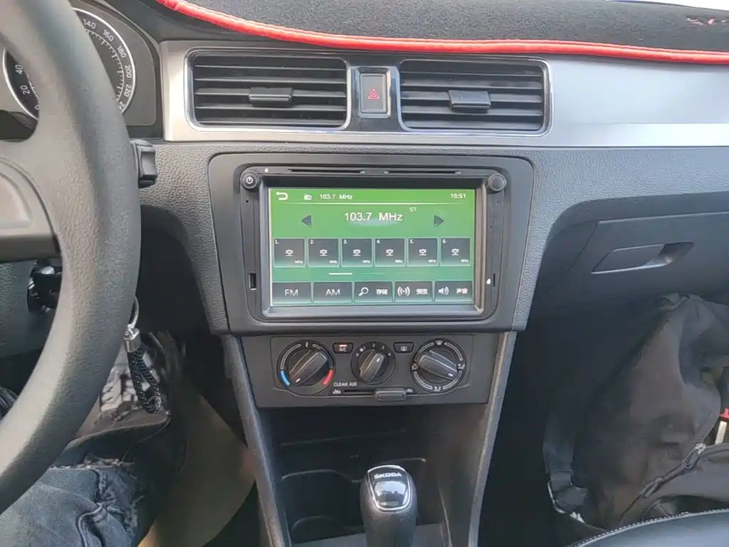 Skoda Rapid Spaceback 2017 — фото 13