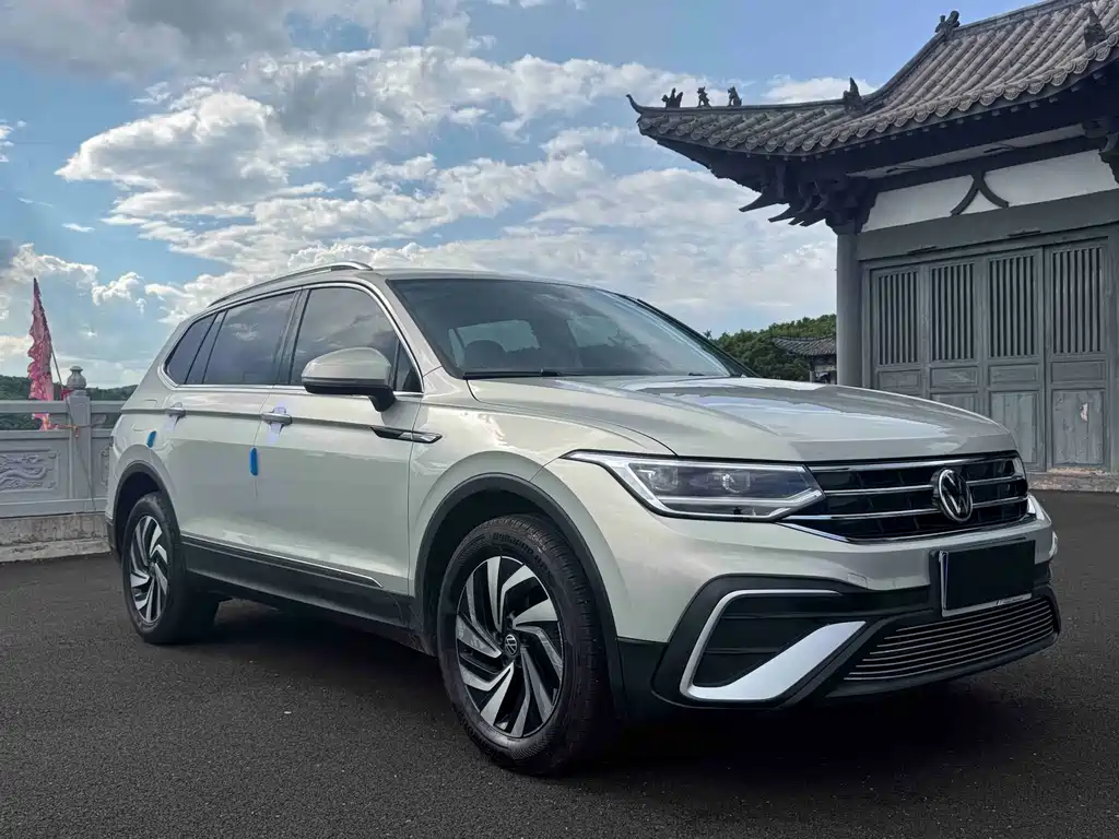 Volkswagen Tiguan L 2022 — фото 3