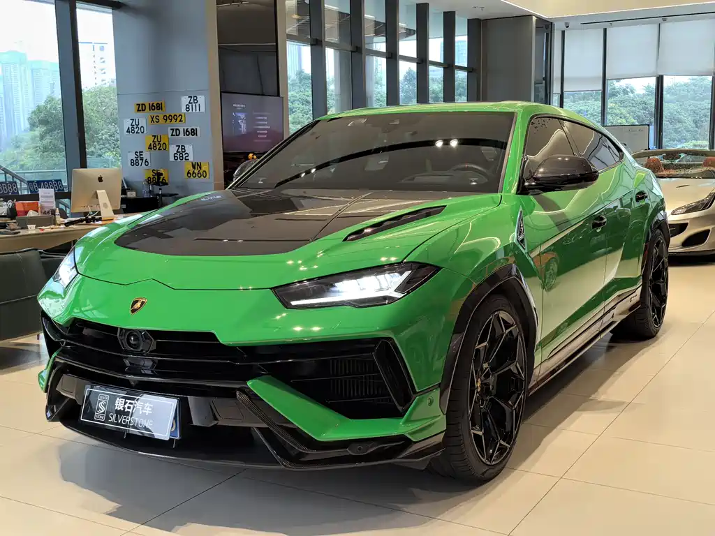 Lamborghini Urus 2024 — фото 1