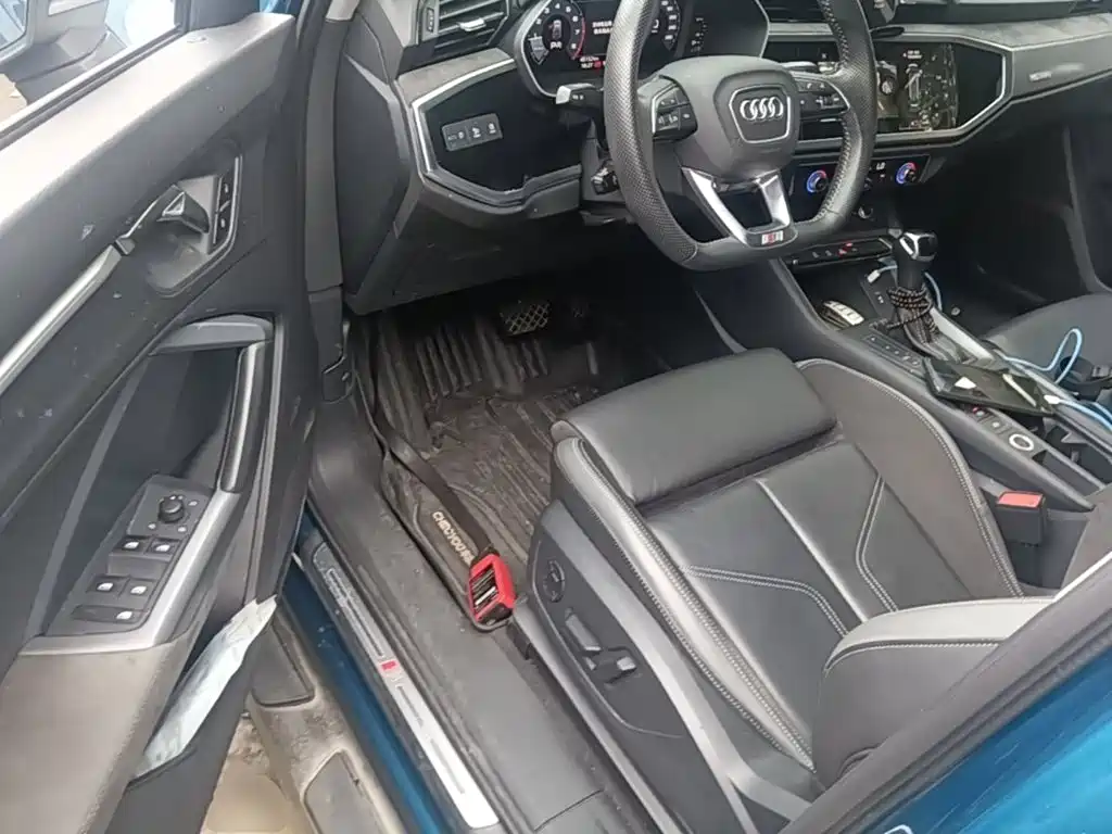 Audi Q3 Sportback 2021 — фото 16