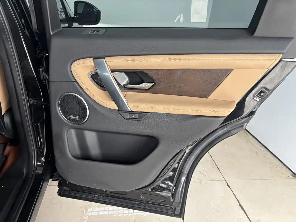 Land Rover Discovery Sport 2025 — фото 21