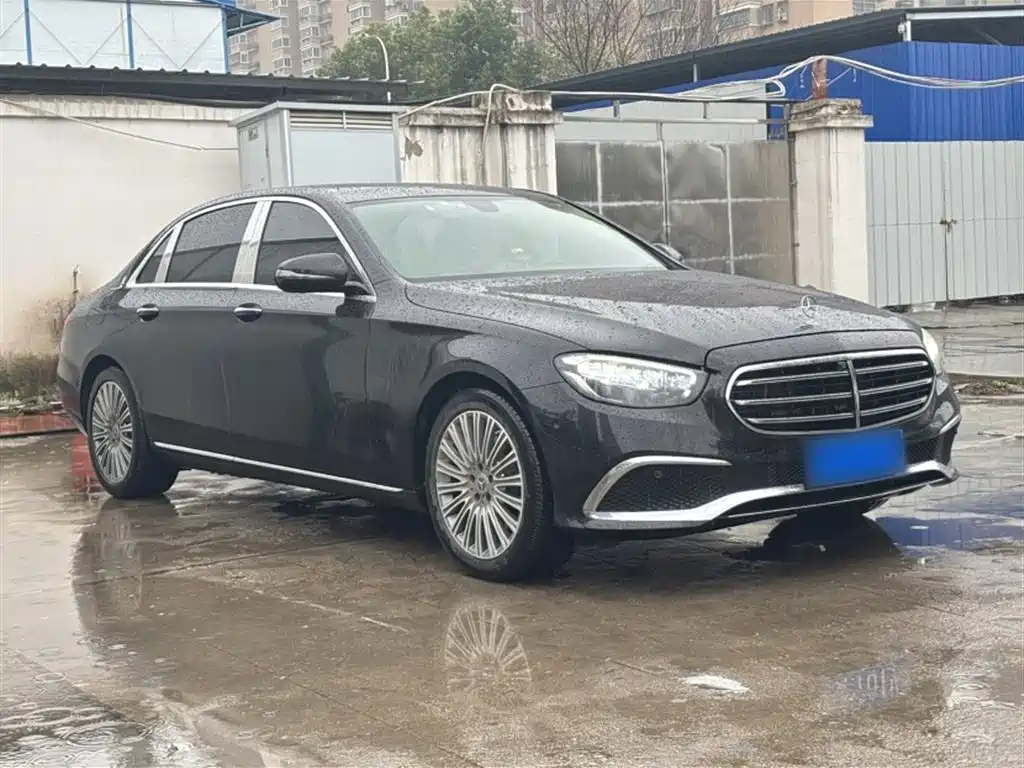 Mercedes-Benz E-Class 2023 — фото 7