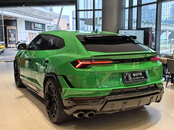 Lamborghini Urus 2024