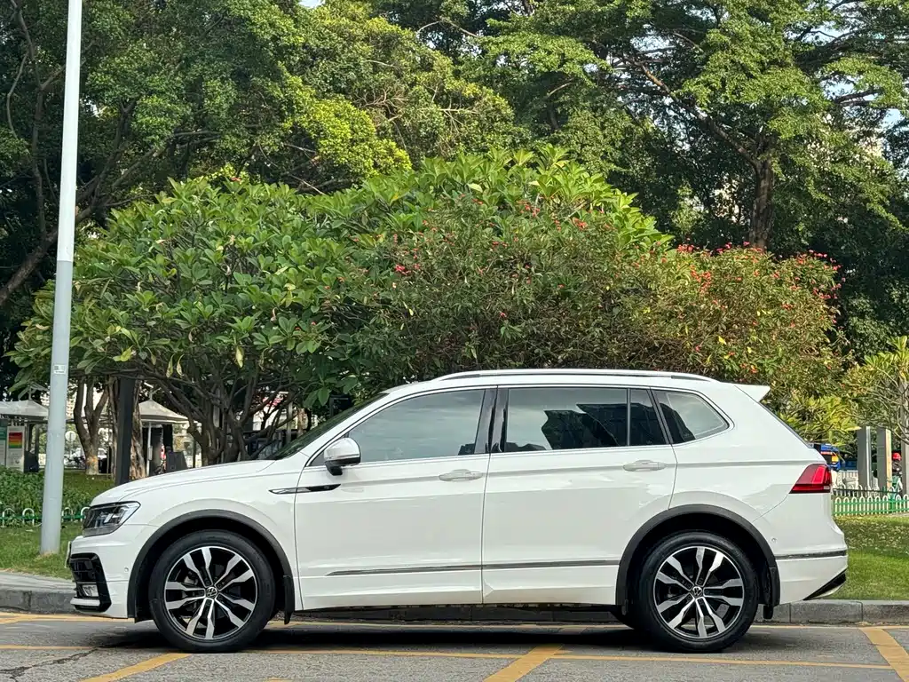 Volkswagen Tiguan L 2021 — фото 4