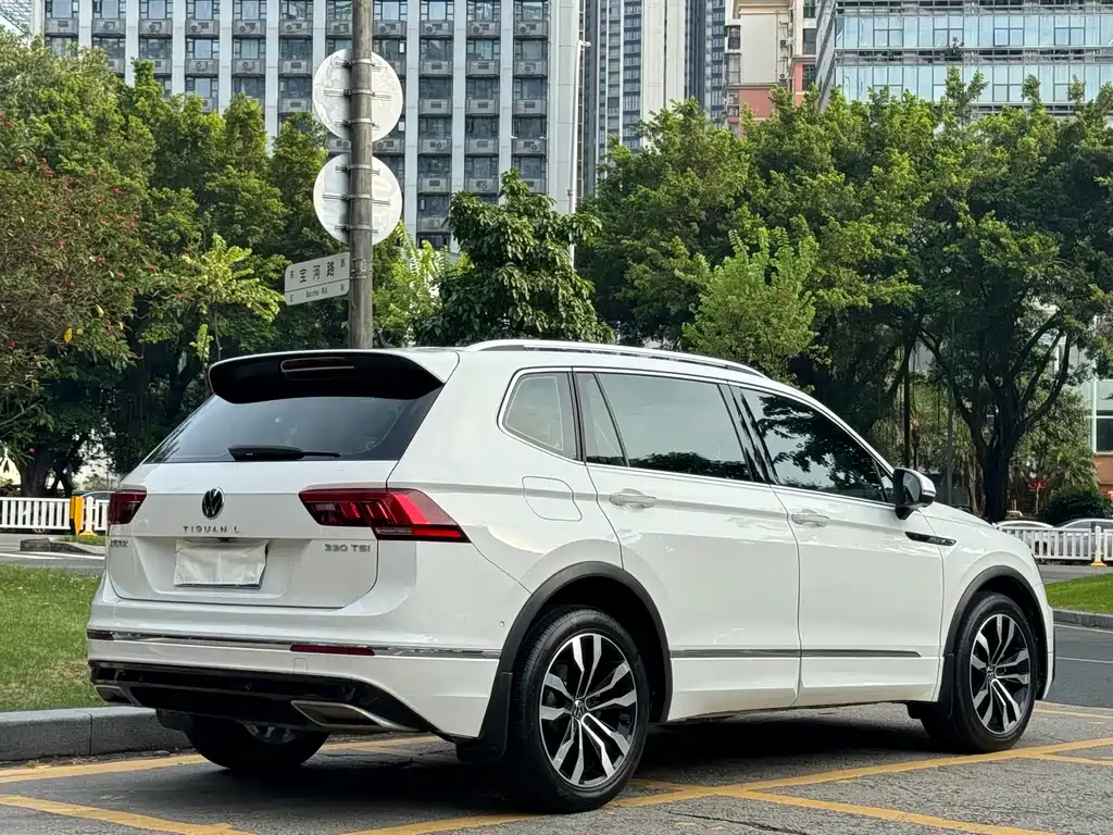 Volkswagen Tiguan L 2021 — фото 16