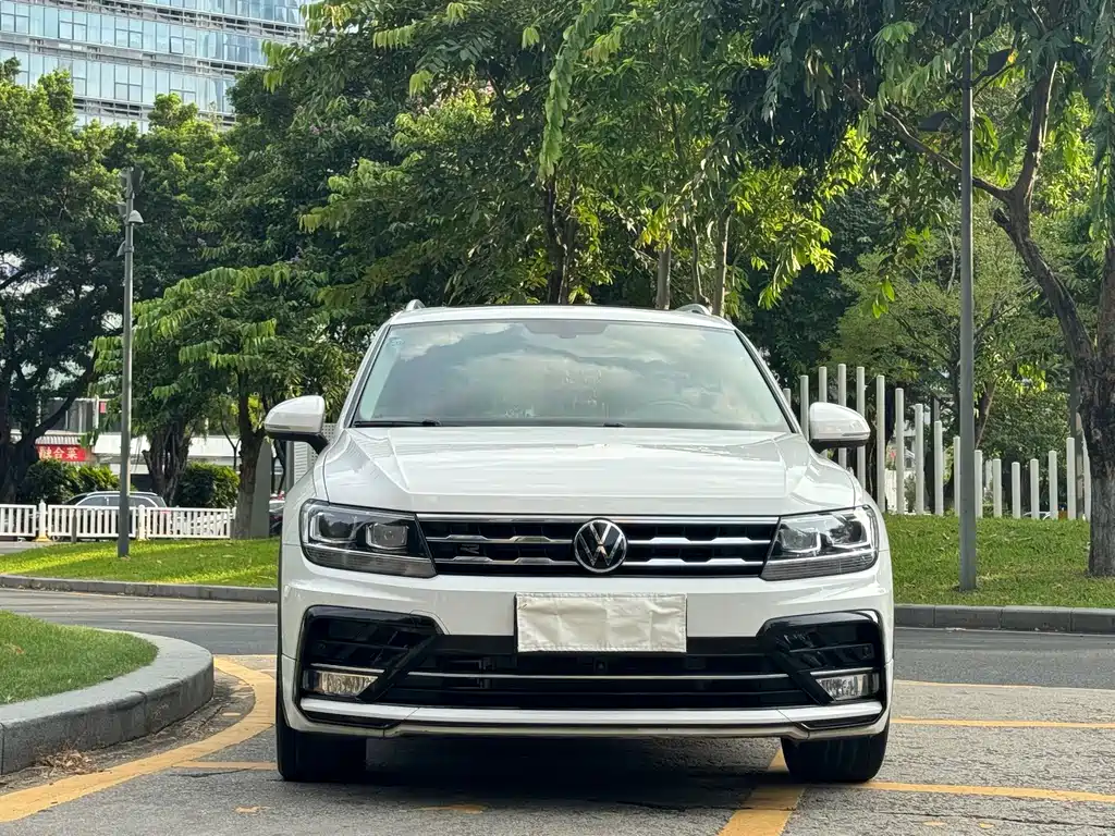 Volkswagen Tiguan L 2021 — фото 2