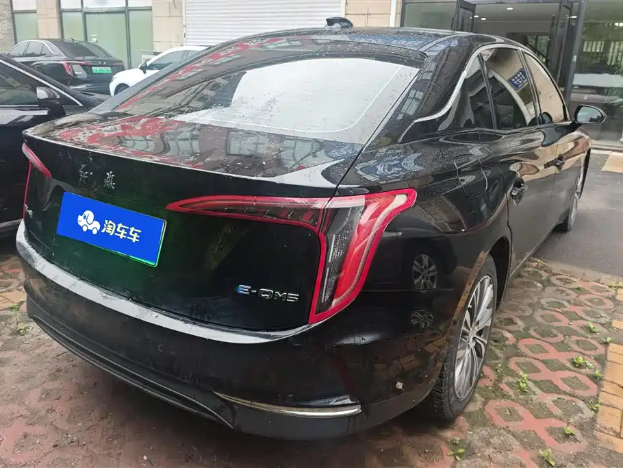Hongqi E-QM5 2023 — фото 3