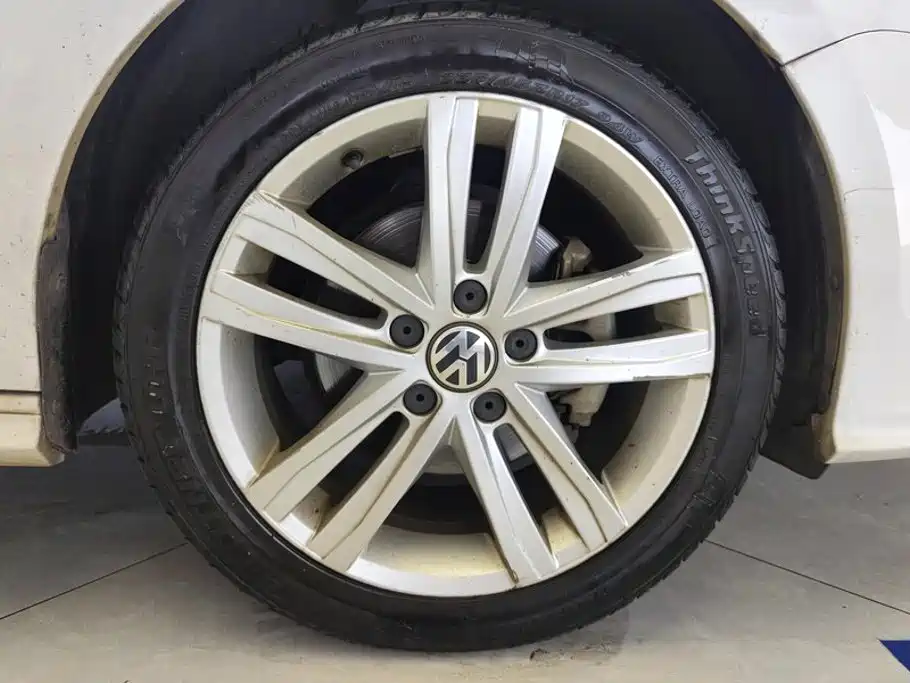 Volkswagen Sagitar 2018