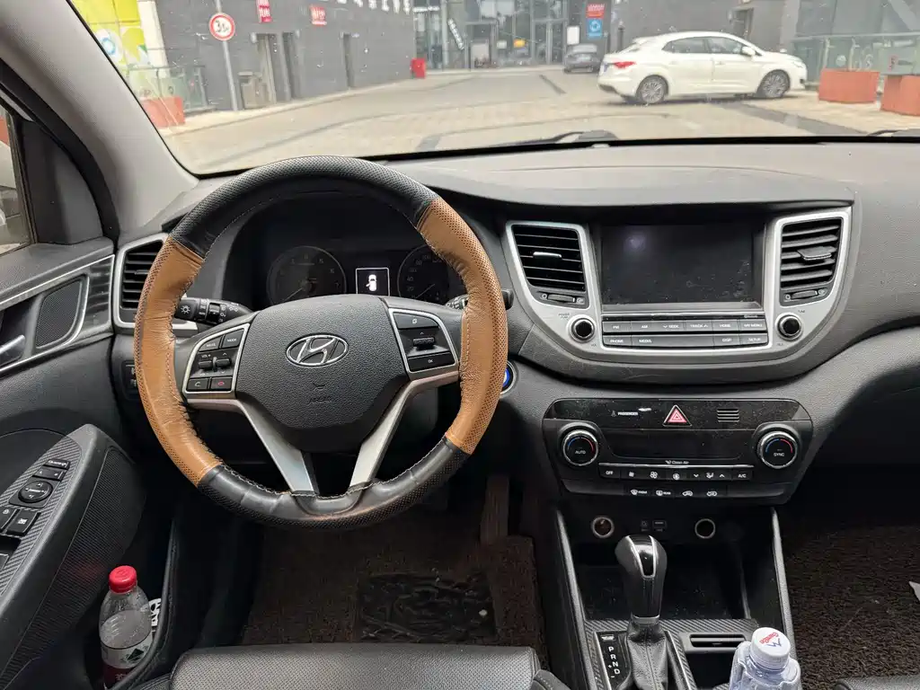 Hyundai Tucson 2016 — фото 10