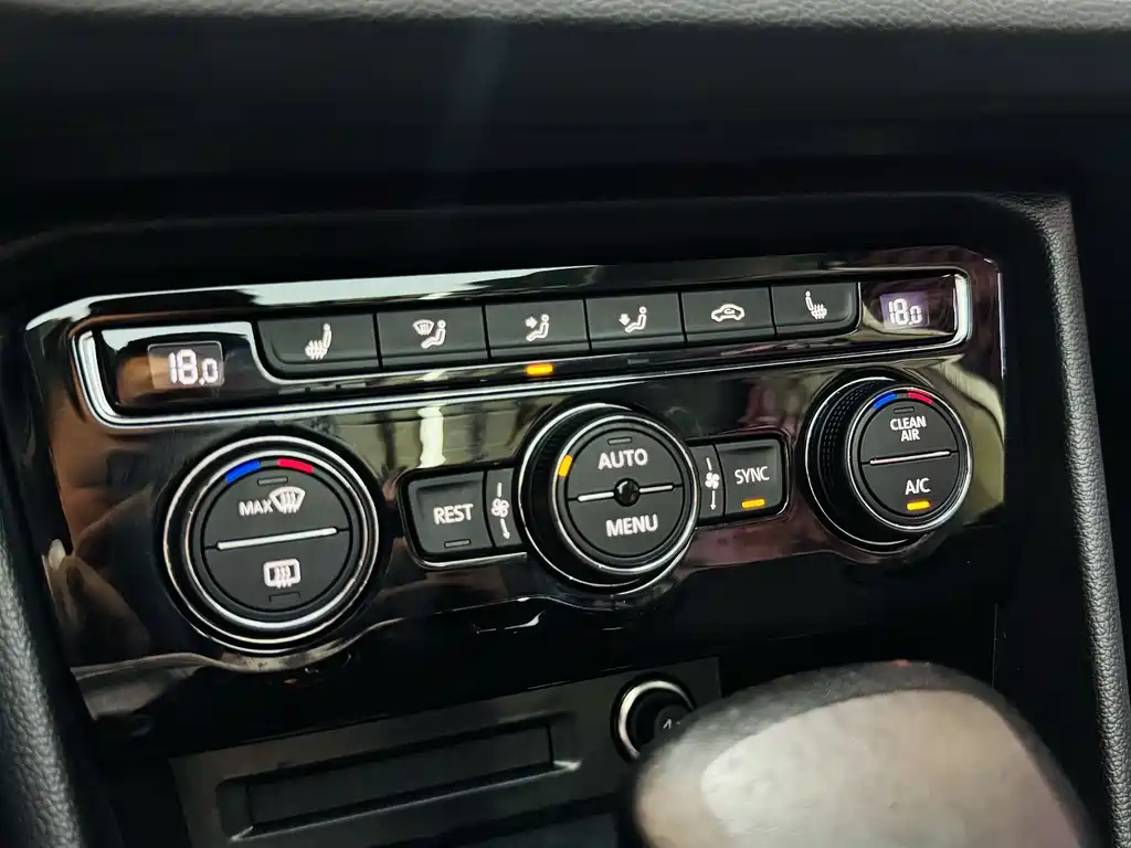 Volkswagen Tiguan L 2021 — фото 11