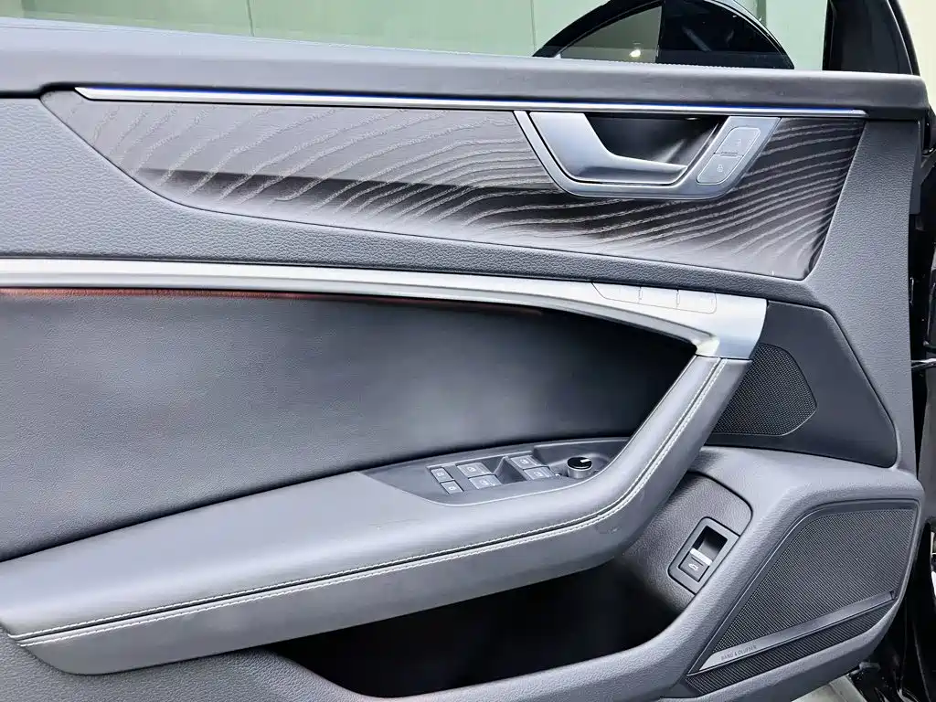 Audi A6L 2025 — фото 13
