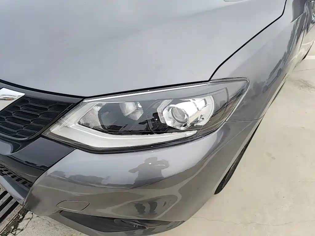 Nissan Tiida 2018 — фото 24