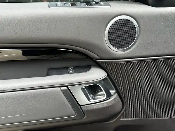 Land Rover Discovery 2019