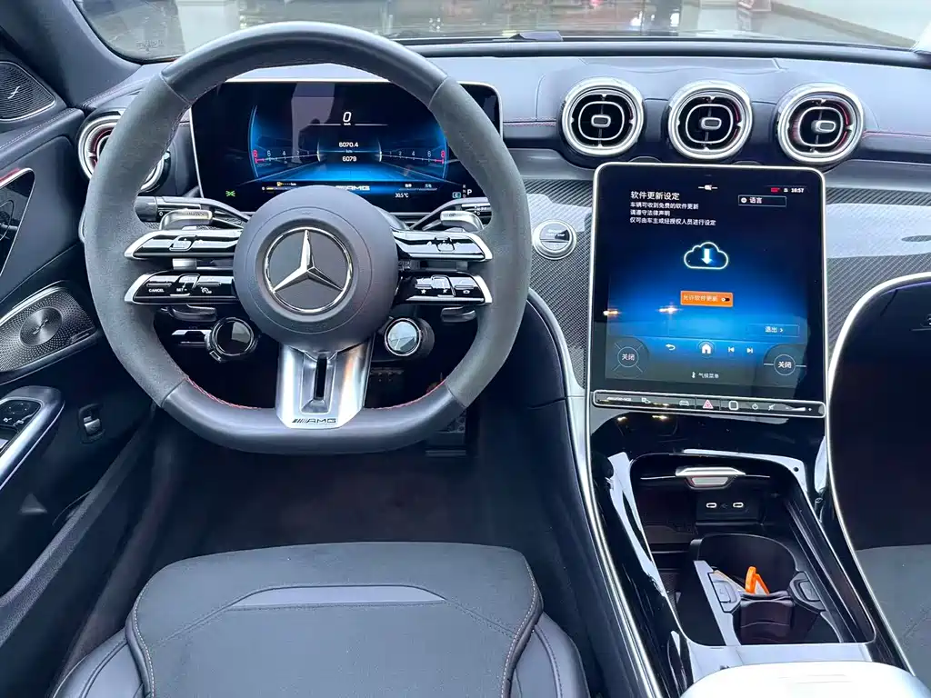 Mercedes-Benz C-Class AMG 2025 — фото 8