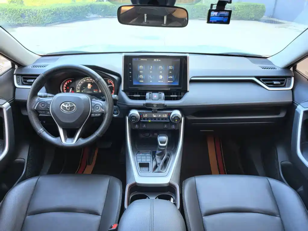 Toyota RAV4 2021