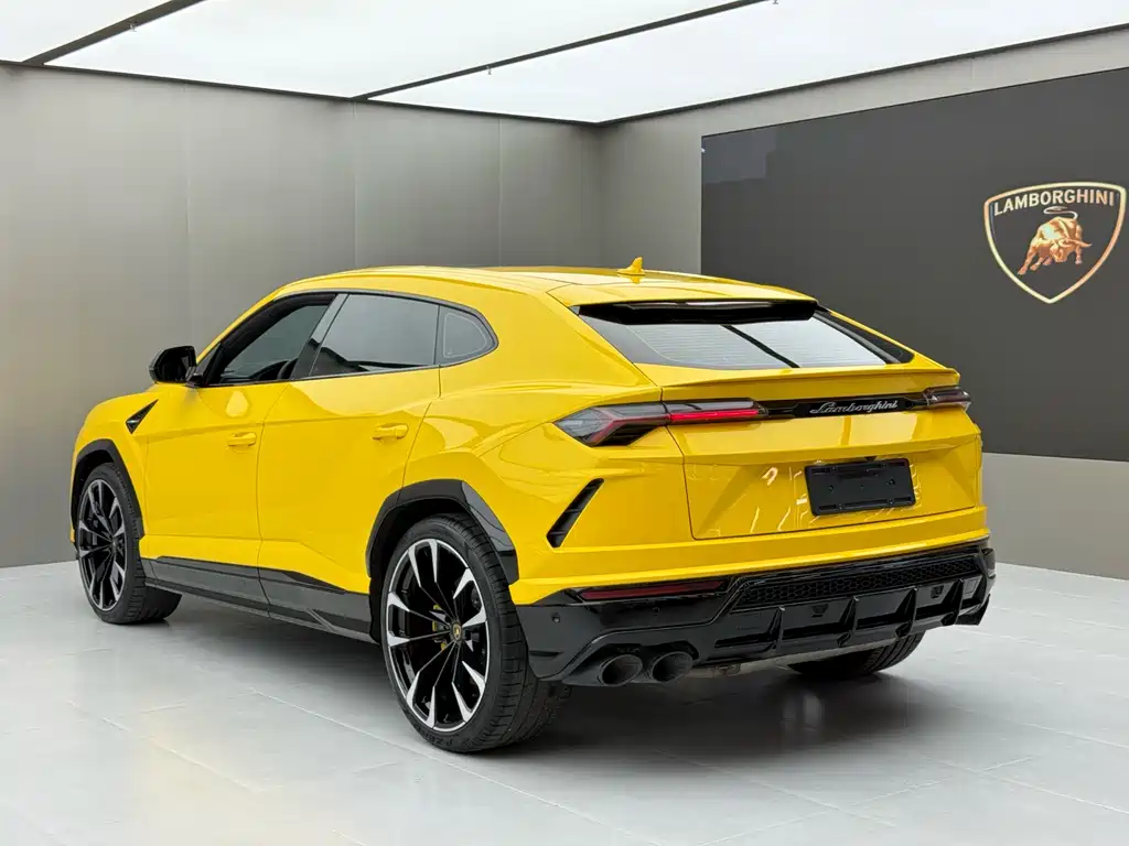 Lamborghini Urus 2023 — фото 6