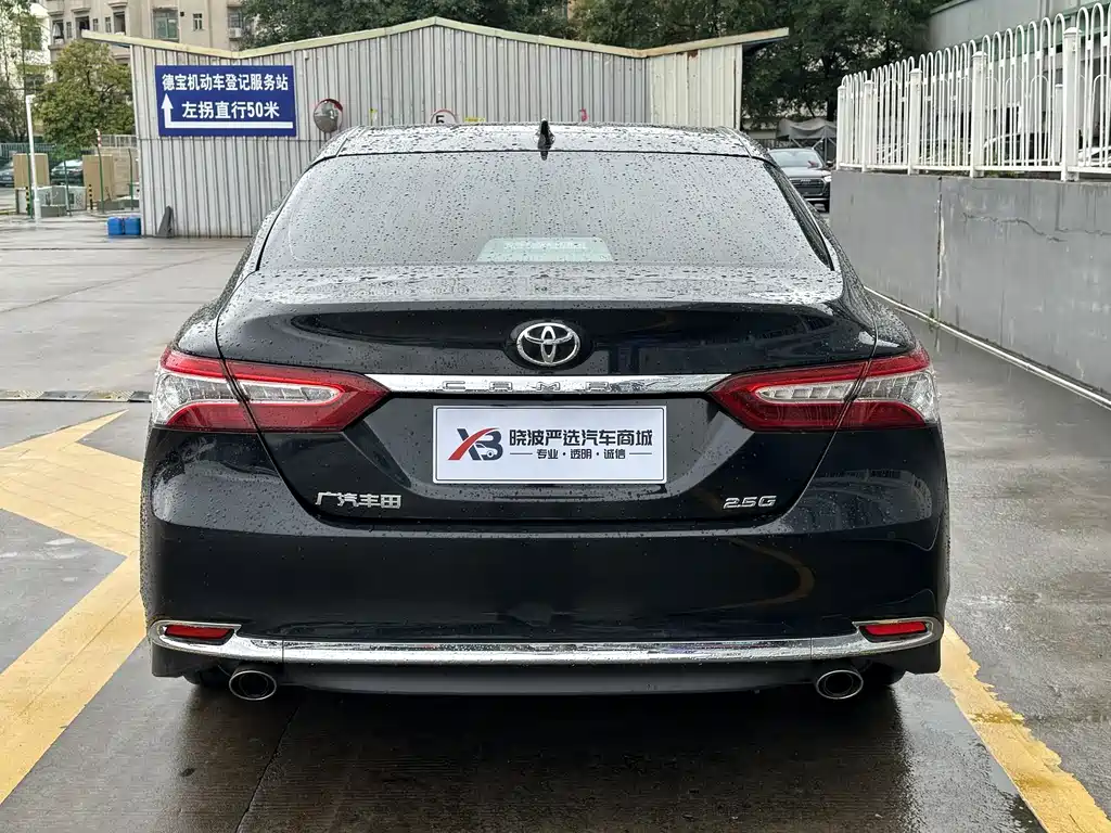 Toyota Camry 2023 — фото 5
