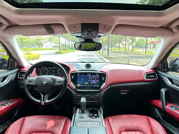 Maserati Ghibli 2021