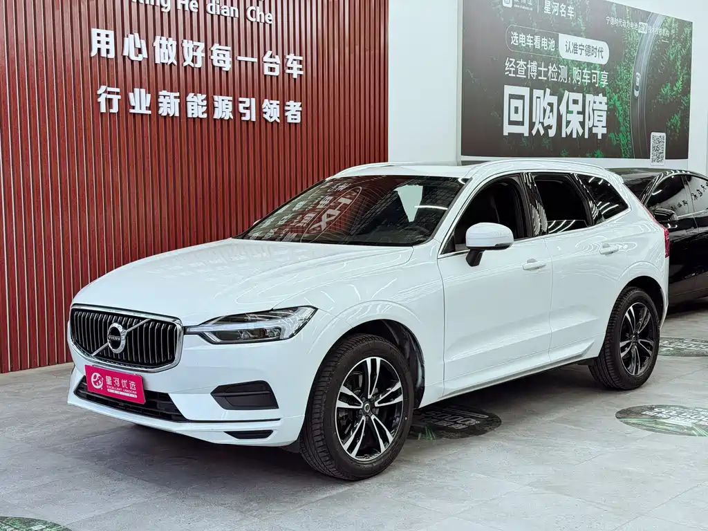 Volvo XC60 2019 — фото 1