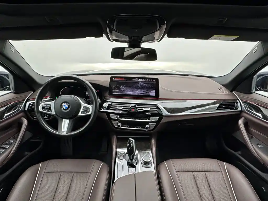 BMW 5 Series 2022 — фото 17