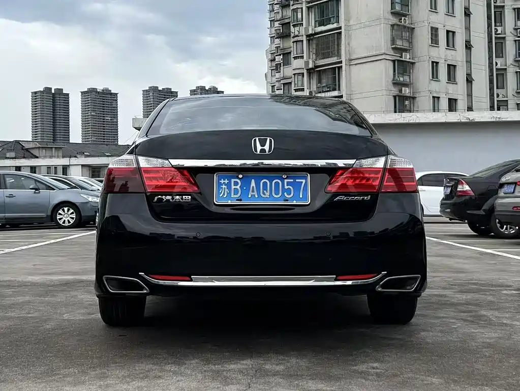 Honda Accord 2014 — фото 9