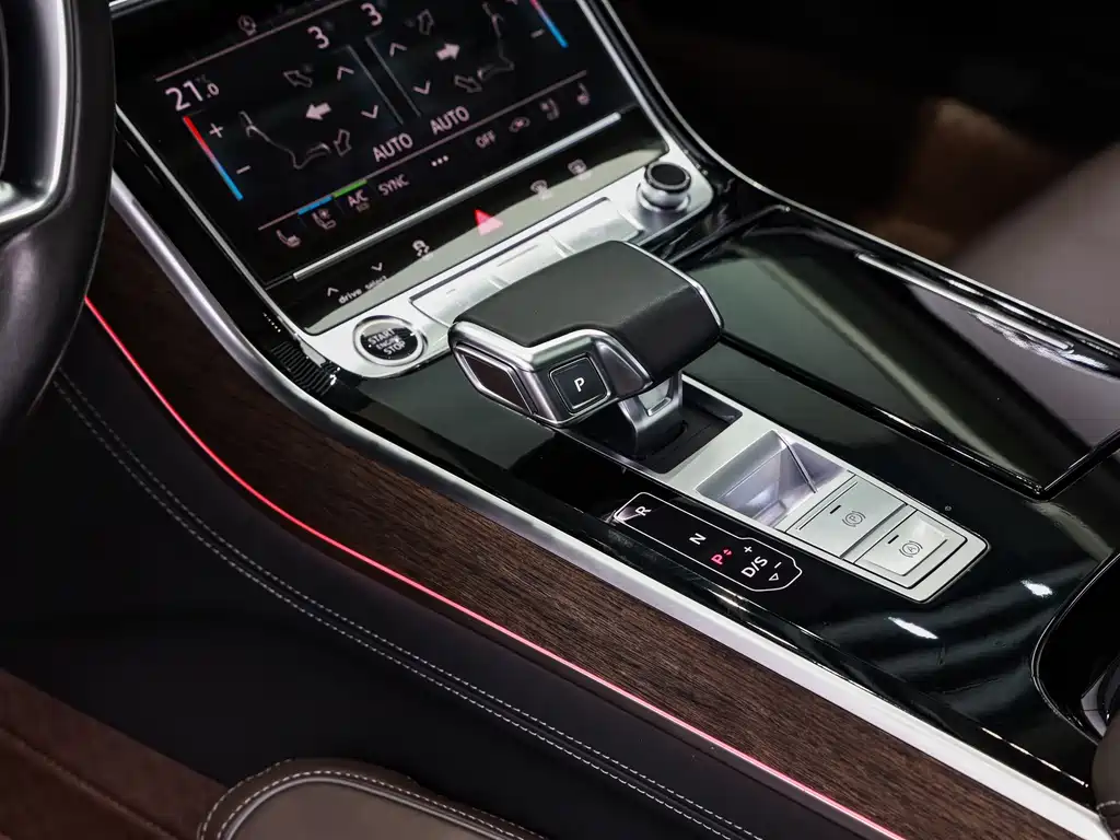 Audi A8 2024 — фото 18