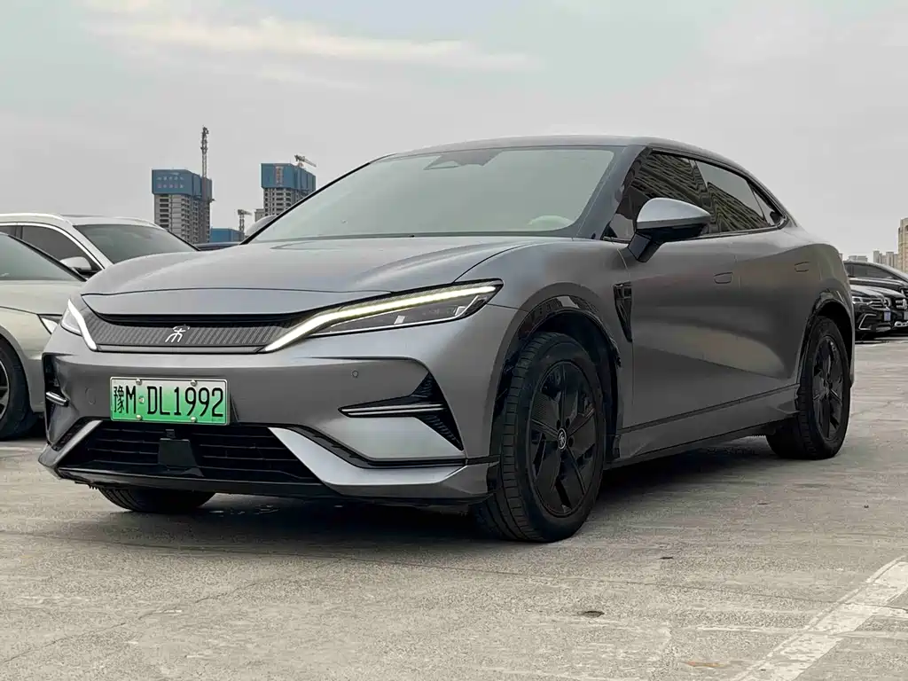 BYD L EV 2024
