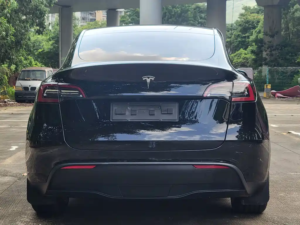 Tesla Model Y 2023 — фото 15