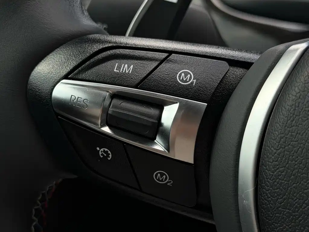 BMW 5 Series 2016 — фото 17