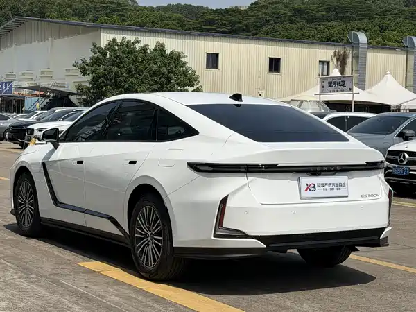 Lexus ES 2026