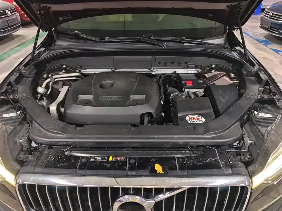 Volvo XC60 2019 — фото 10