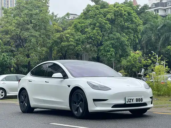 Tesla Model 3 2023