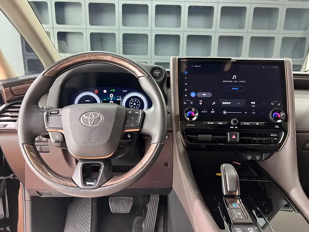 Toyota Alphard 2023 — фото 25