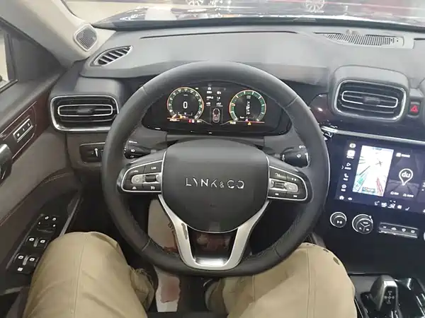 Lynk & Co 02 2021