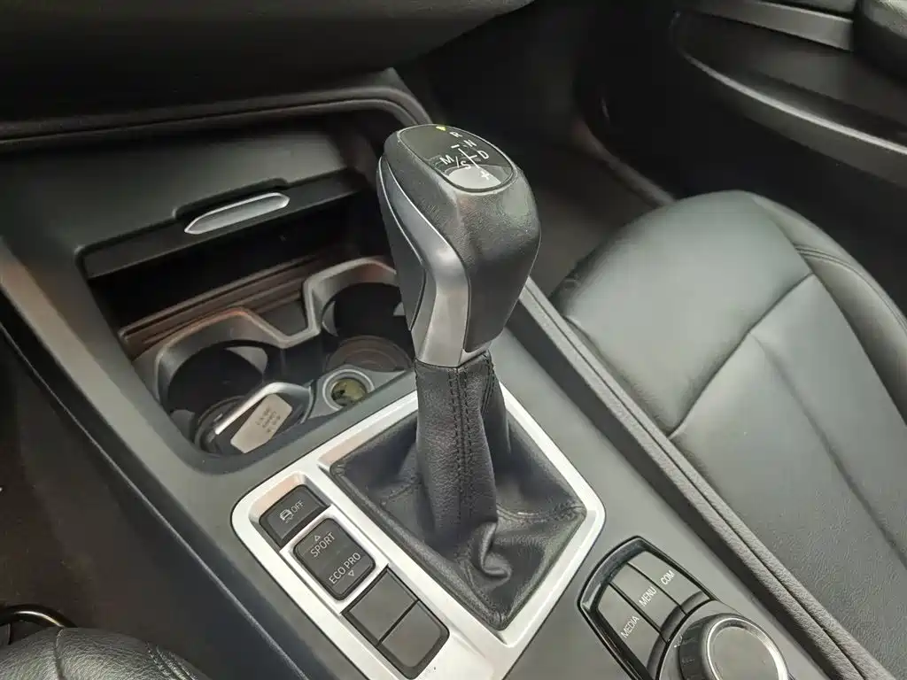 BMW 1 Series 2019 — фото 13