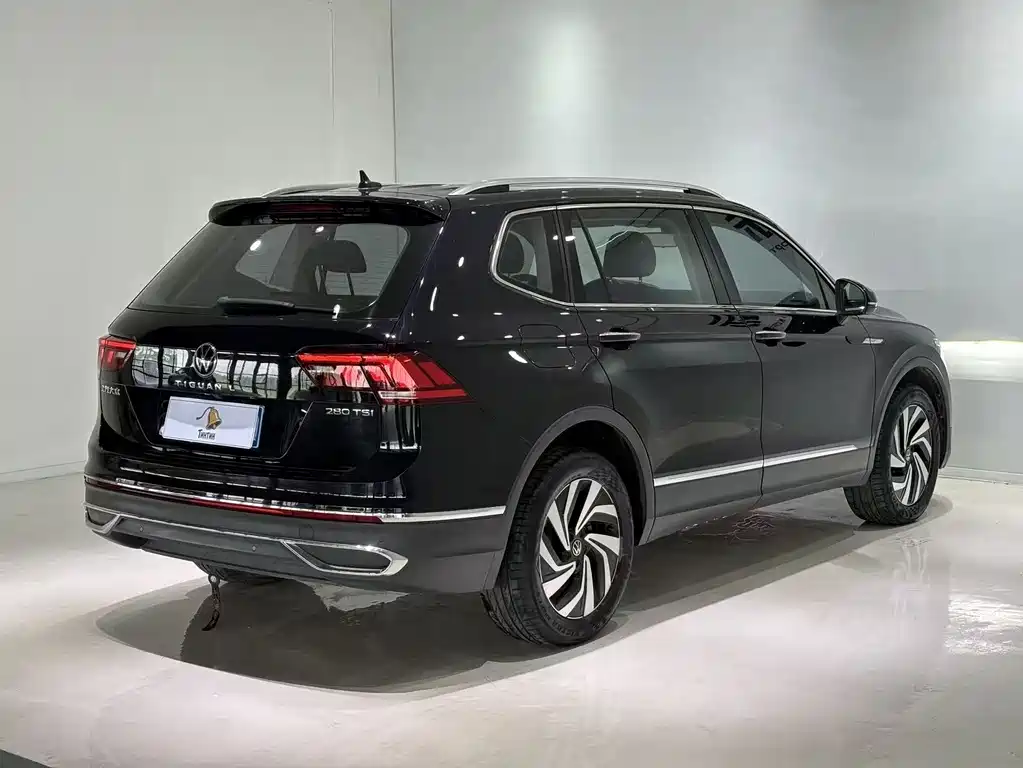 Volkswagen Tiguan L 2023 — фото 4