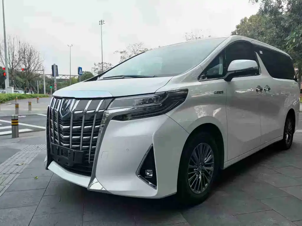 Toyota Alphard 2022 — фото 1