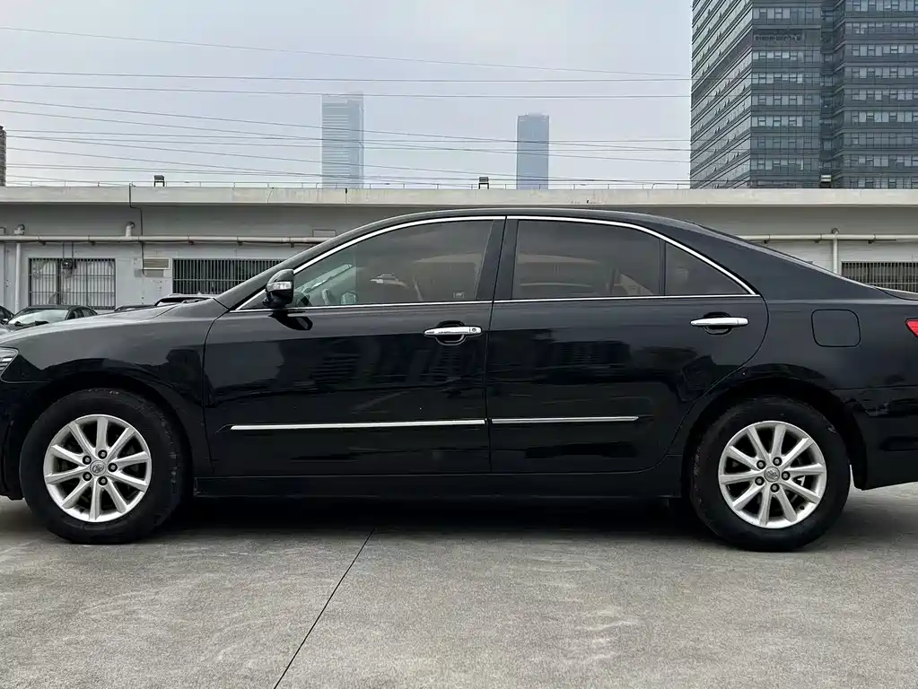 Toyota Camry 2014 — фото 10