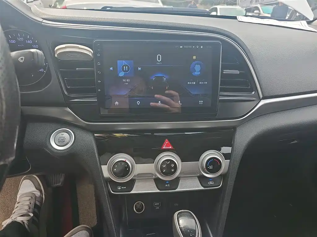 Hyundai Elantra 2019 — фото 13