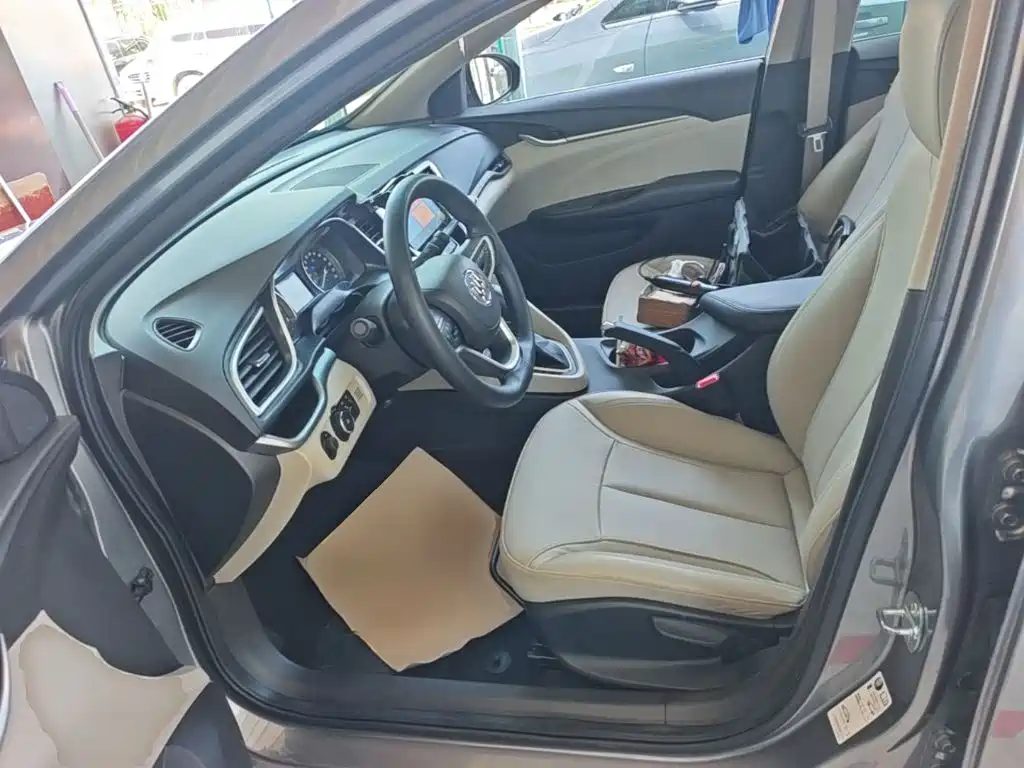Buick Excelle 2019 — фото 15