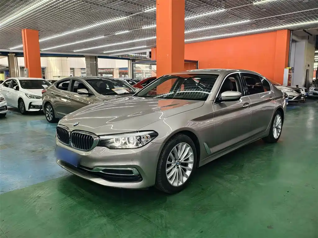 BMW 5 Series 2020 — фото 1