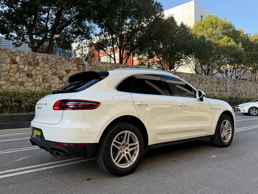 Porsche Macan 2018 — фото 19