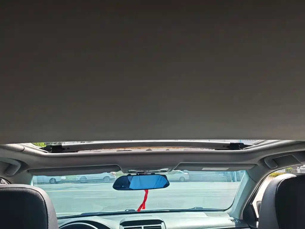 Toyota Camry 2015 — фото 18