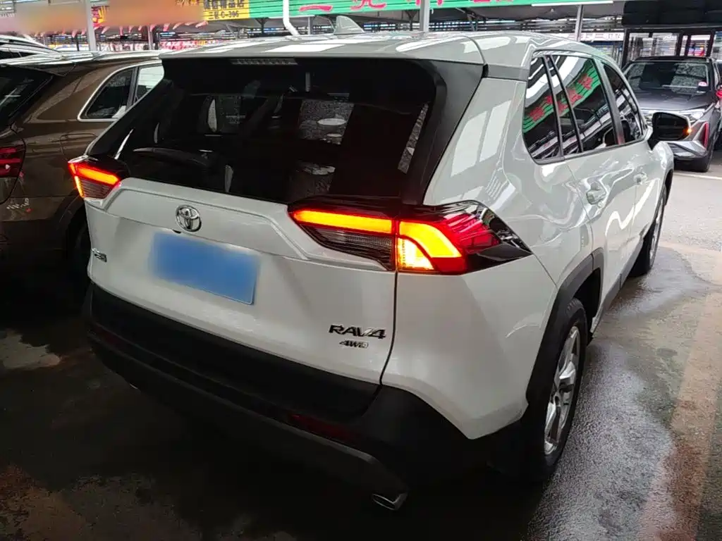 Toyota RAV4 2021
