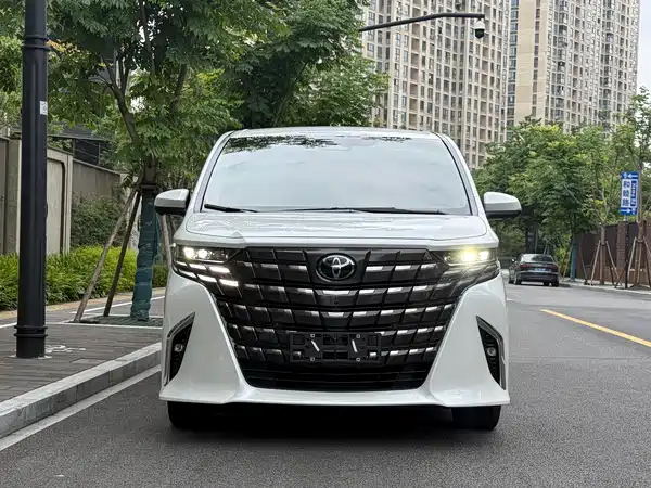 Toyota Alphard 2024