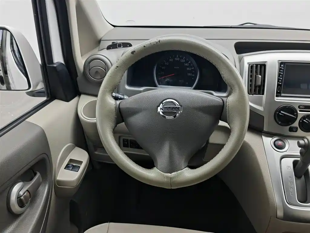 Nissan NV200 2020 — фото 11